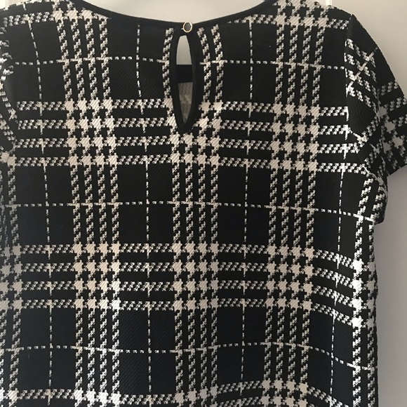 Short Sleeve Top - Picture 5 of 5